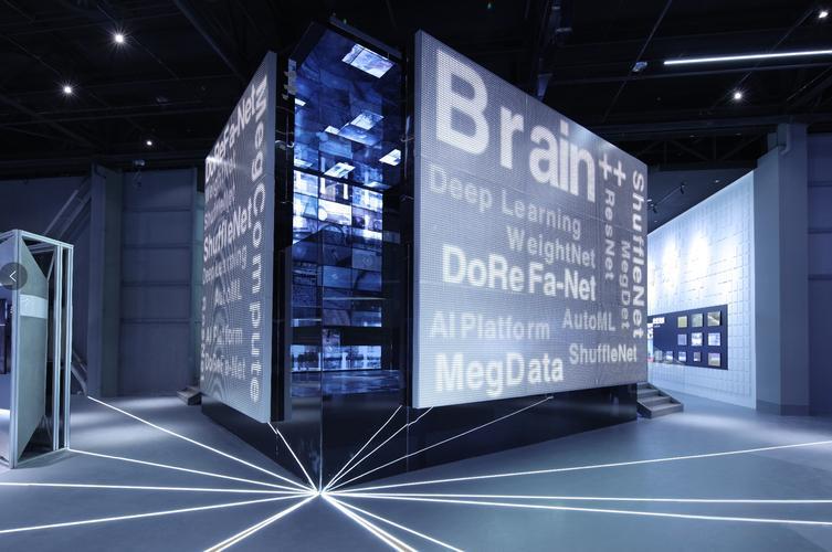 小间距遇上数字标牌，玩转高端零售市场！